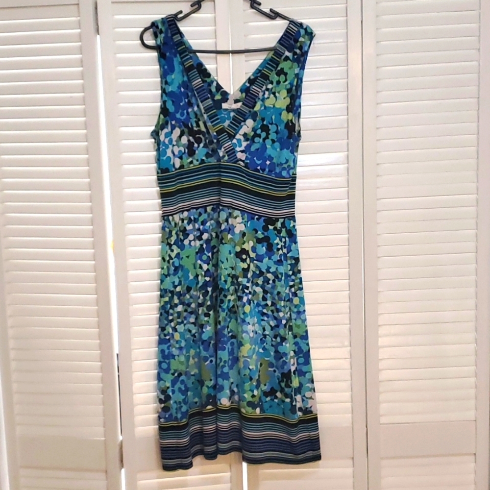 Dressbarn V-neck Sleeveless Dress size 14
